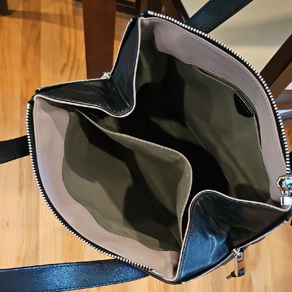 Marc Jacobs Elegant Black Shoulder Bag - Picture 4 of 10